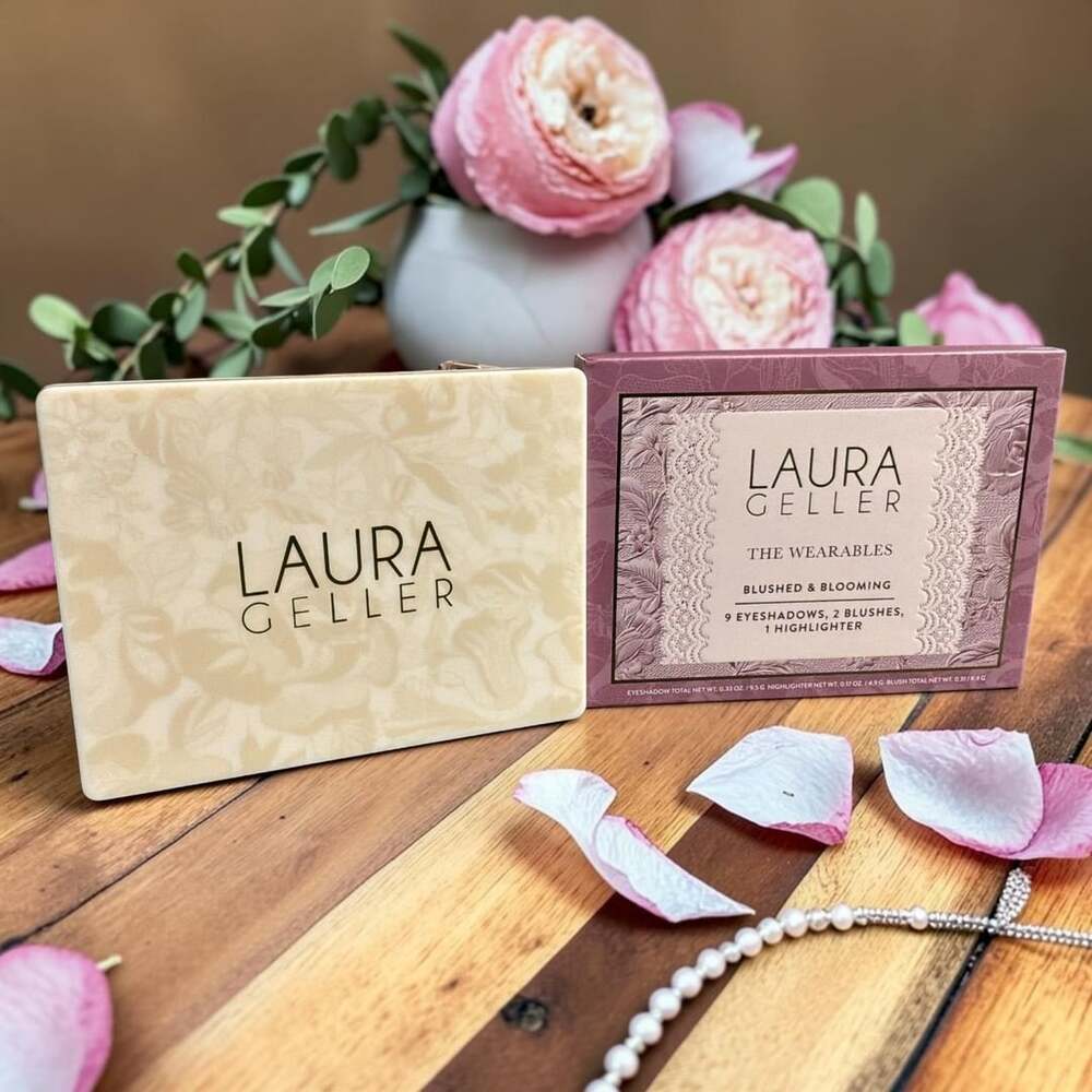Laura Geller The Wearables Blushed and Blooming Palette New in Box - Picture 2 of 4